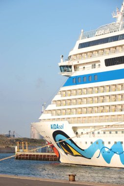 IJmuiden, Hollanda - 1 Mayıs 2022: Aida Sol Felison Cruise Terminaline demir attı