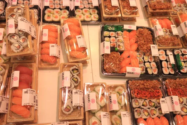 Moulins Francie Září 2022 Připravené Sushi Supermarketu Carrefour Různé Balíčky — Stock fotografie