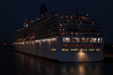 IJmuiden, Hollanda - 27 Aralık 2019: Arcadia, P & O Cruises 'un sahibi ve işletmecisi, Felison Cruise Terminali' nde demirlemiş.