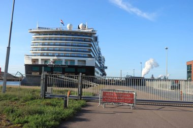 IJmuiden, Hollanda - 22 Haziran 2020: Nieuw Statendam, Felison Terminali 'ne demirlemiş. Dünya çapındaki Covid 19 salgını yüzünden kullanım dışı.