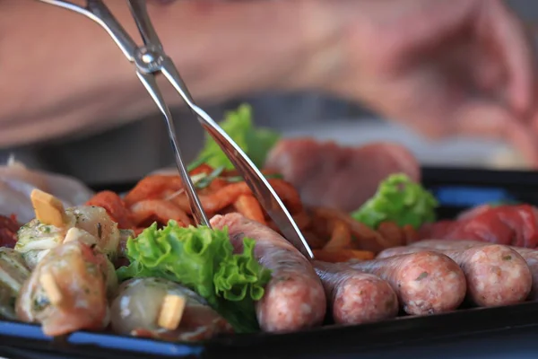 Små Bitar Färskt Kött För Gourmet Fondue Eller Raclette Gourmetten — Stockfoto
