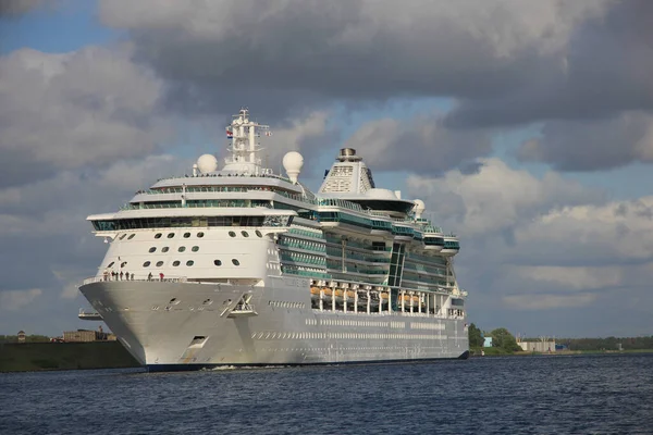 Ijmuiden Mei 2012 Brilliance Seas Een Cruiseschip Gebouwd 2002 Eigendom — Stockfoto