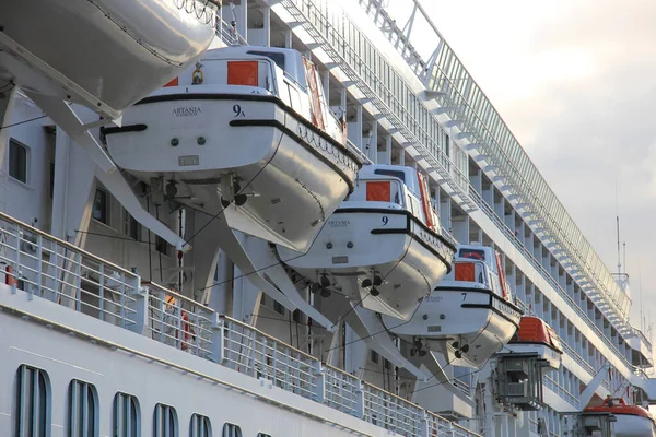Ijmuiden Mei 2012 Artania Cruise Ship Artania Een Meter Lang — Stockfoto