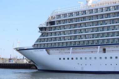 Velsen, Hollanda - 30 Eylül 2022: MV Mars, Felison Cruise Terminali 'nde demirlemiş Viking Cruises tarafından işletiliyordu.