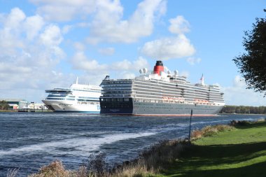 Velsen, Hollanda - 8 Ekim 2022: Kraliçe Victoria Silja Europa 'yı geçiyor