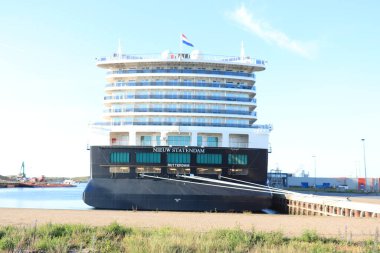 IJmuiden, Hollanda - 22 Haziran 2020: Nieuw Statendam, Felison Terminali 'ne demirlemiş. Covid 19 salgını yüzünden kullanım dışı. Kıç tarafının ayrıntıları