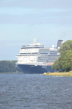 IJmuiden, Hollanda - 10 Temmuz 2022: MS Rotterdam Hollanda Amerika Hattı 'nın işletmecisi ve sahibi Fincantieri, İtalya