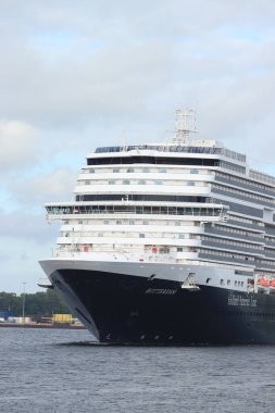 IJmuiden, Hollanda - 10 Temmuz 2022: MS Rotterdam Hollanda Amerika Hattı 'nın işletmecisi ve sahibi Fincantieri, İtalya