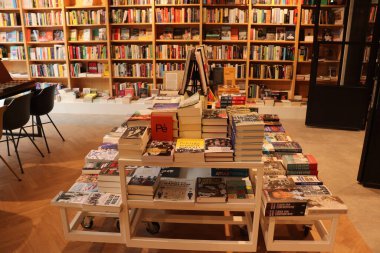 Heemstede, Hollanda - 26 Mayıs 2024: Kitapçı İçişleri