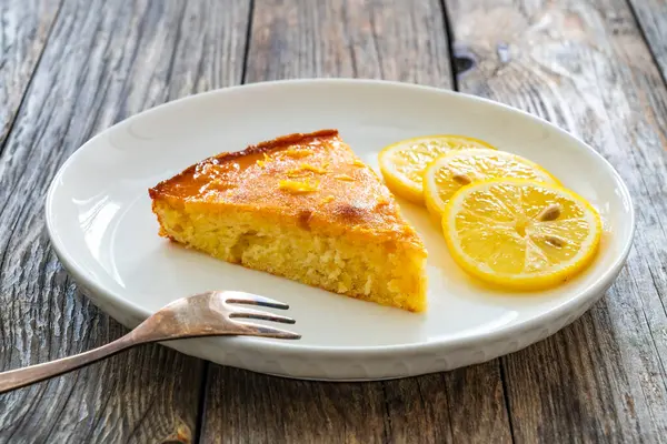 Tort Lamaie Lemon Cake Wooden Table — Stock Photo, Image