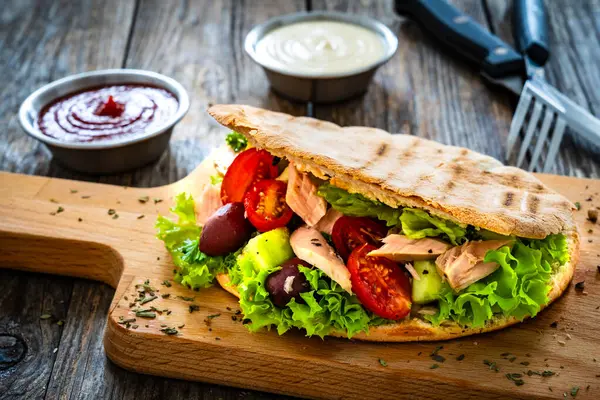Pita Tuna Greek Salad Wooden Table — Stock Photo, Image