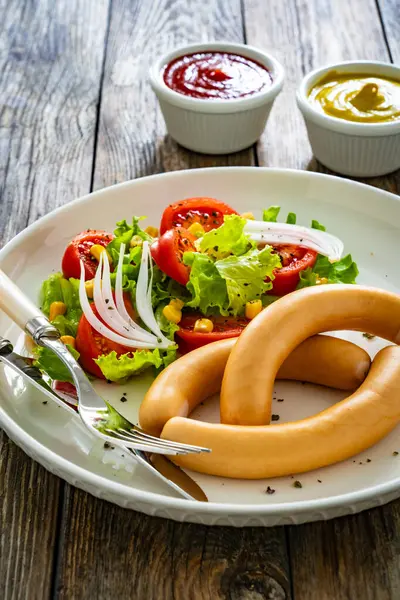 Breakfast Boiled Sausages Fresh Vegetables Served Wooden Table — Stock Photo, Image