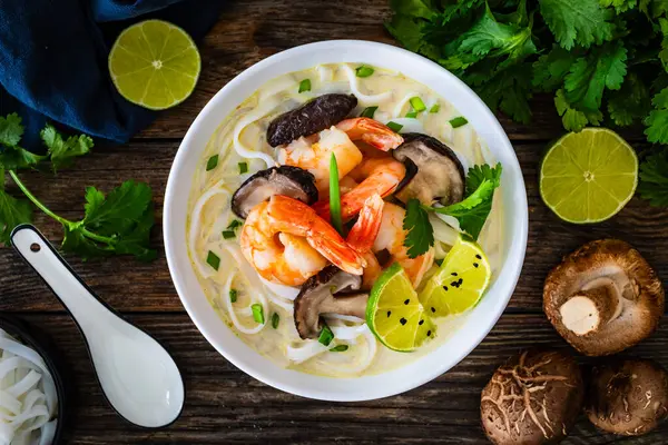 Tom Kha Goong Soup Coconut Shrimp Soup Noodles Shiitake Mushrooms — Stock Photo, Image