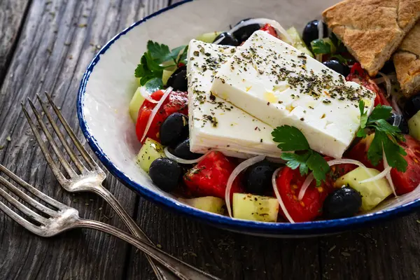Salat Nach Griechischer Art Frisches Gemüse Mit Feta Käse Und — Stockfoto