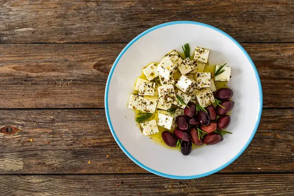 Salat Nach Griechischer Art Feta Käse Und Kalamata Oliven Auf lizenzfreie Stockbilder