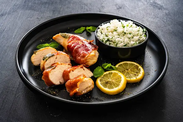 Chicken Saltimbocca Pan Fried Chicken Cutlets Wrapped Italian Prosciutto Slices — Stock Photo, Image