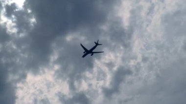 Gökyüzünde uçan uçak, Kazakistan