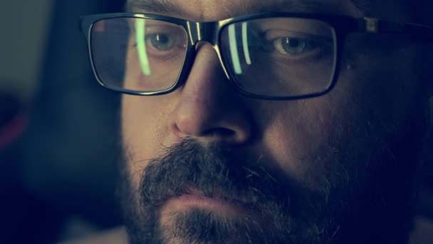 Reflection Site Visit Glasses European Bearded Man — Stockvideo