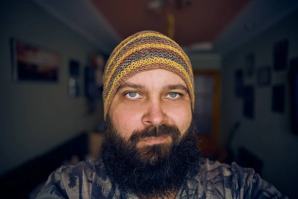 Man Beard Wearing Striped Hat Shirt Looking Camera — Stock Photo, Image