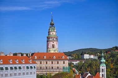 Cesky Krumlov Çek Cumhuriyeti 'ndeki Kale Kulesi ve eski binalar