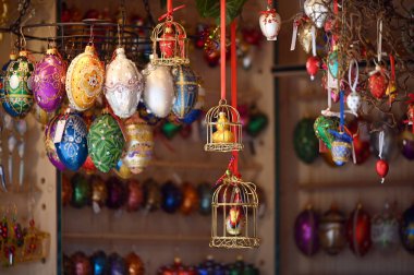 Viyana 'da güzel renkli ve boyalı Paskalya yumurtası pazarı