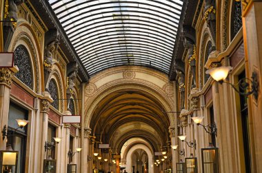 Avusturya şehir merkezindeki Viyana 'daki Ferstel geçidi.