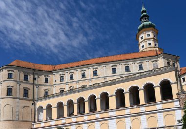 Moravya 'daki Mikulov Kalesi, Çek Cumhuriyeti' nin simgesi