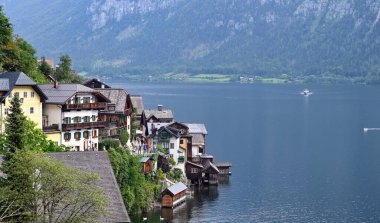 Avusturya Alpleri 'ndeki Hallstatt Köyü