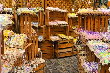 Viyana Avusturya 'da boyanmış Paskalya yumurtası dekorasyon pazarı