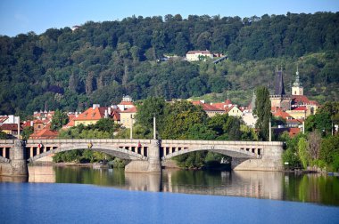 Prag Çek Cumhuriyeti 'nde Vltava Nehri üzerindeki Köprü