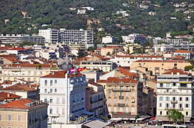 Fransa 'nın Cannes şehrindeki eski binalar