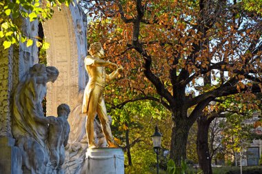 Johann Strauss altın heykeli stadpark, Viyana, Avusturya