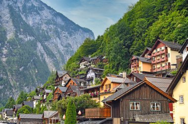 Avusturya Hallstatt köyünde eski ahşap evler