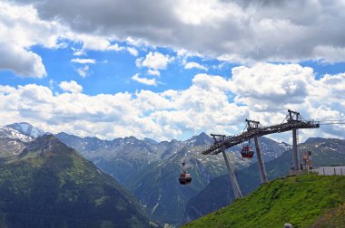 Stubnerkogel dağ manzarasında kablo araba Kötü Gastein