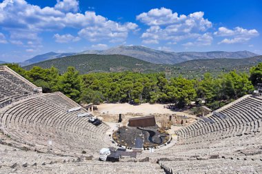 Epidaurus Antik Tiyatrosu, Yunan Epidaurus şehrinde bir tiyatrodur. 