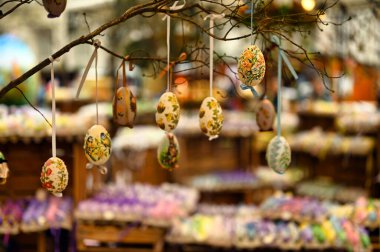 Avusturya, Viyana 'da bir daldan sarkan Paskalya yumurtaları