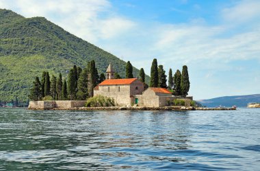 Aziz George Manastırı, Kotor Perast Körfezi, Karadağ, yaz mevsimi
