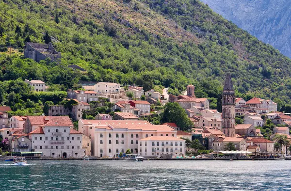 Eski Perast kasabası, Kotor Körfezi, Karadağ, yaz mevsimi