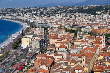 Gezinti güvertesi Anglais 'in eski kasabası Güzel, Fransa, yaz zamanı