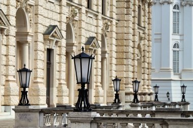 Avusturya, Viyana 'daki Hofburg binasının önündeki fenerler