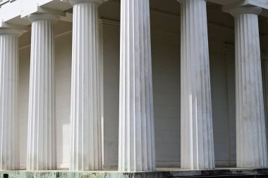 Volksgarten Park sütunlarındaki Theseus Tapınağı ayrıntıları, Viyana, Avusturya