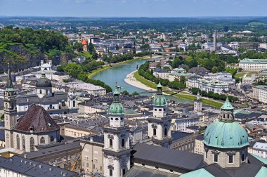 Salzburg ve Salzach nehirlerinin panoramik şehirleri