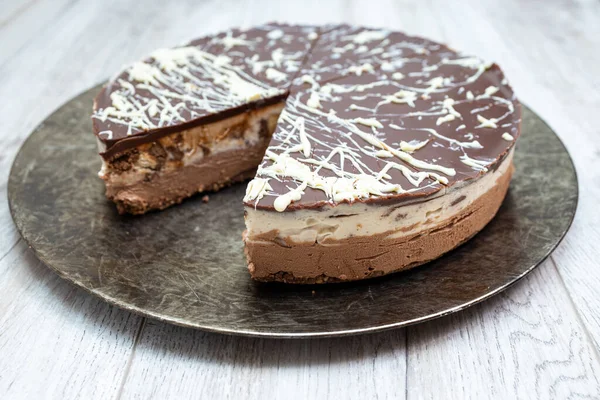 Plate Tasty Homemade Chocolate Vanilla Cake Table — Stock Photo, Image
