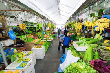 MALE MALDIVES ADA CIRCA ECTOBER 2016: Erkek Maldivler 'de kapalı alanda taze pazar. Hareket bulanıklığı, sığ atlatma