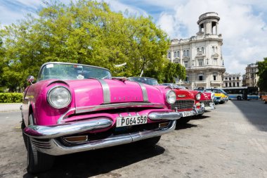 HAVANA, CUBA - 8 Ekim 2014: Eski klasik arabalar