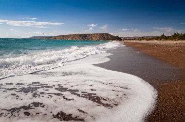 Kasım güneşinde Paramali Kaplumbağa Sahili; Kıbrıs