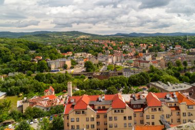 Klodzko, Lowersilesia, Polonya 08 Ağustos 23 - Klodzko Panorama Kale Tepesi.