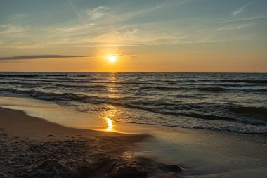 Baltık Sahili 'nde gün batımı