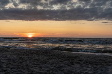 Baltık Sahili 'nde gün batımı