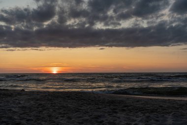 Baltık Sahili 'nde gün batımı